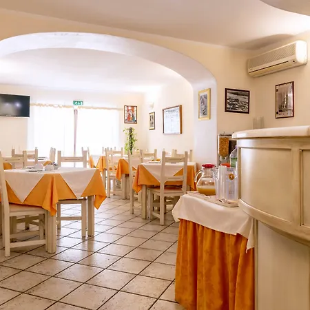 Cavour Hotel