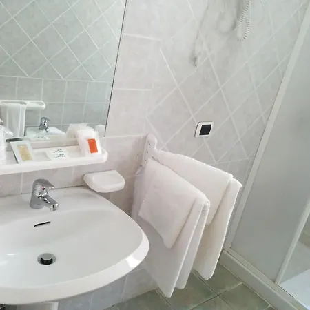 Hotel Cavour 3*