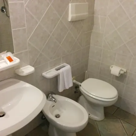 Ξενοδοχείο Cavour 3*